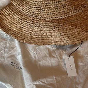 DISSH ELI NATURAL BUCKET HAT